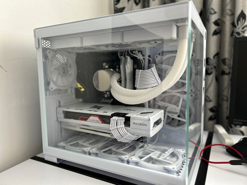 Vand/schimb PC R5 7600x, 7700xt, 32GB DDR5, white build